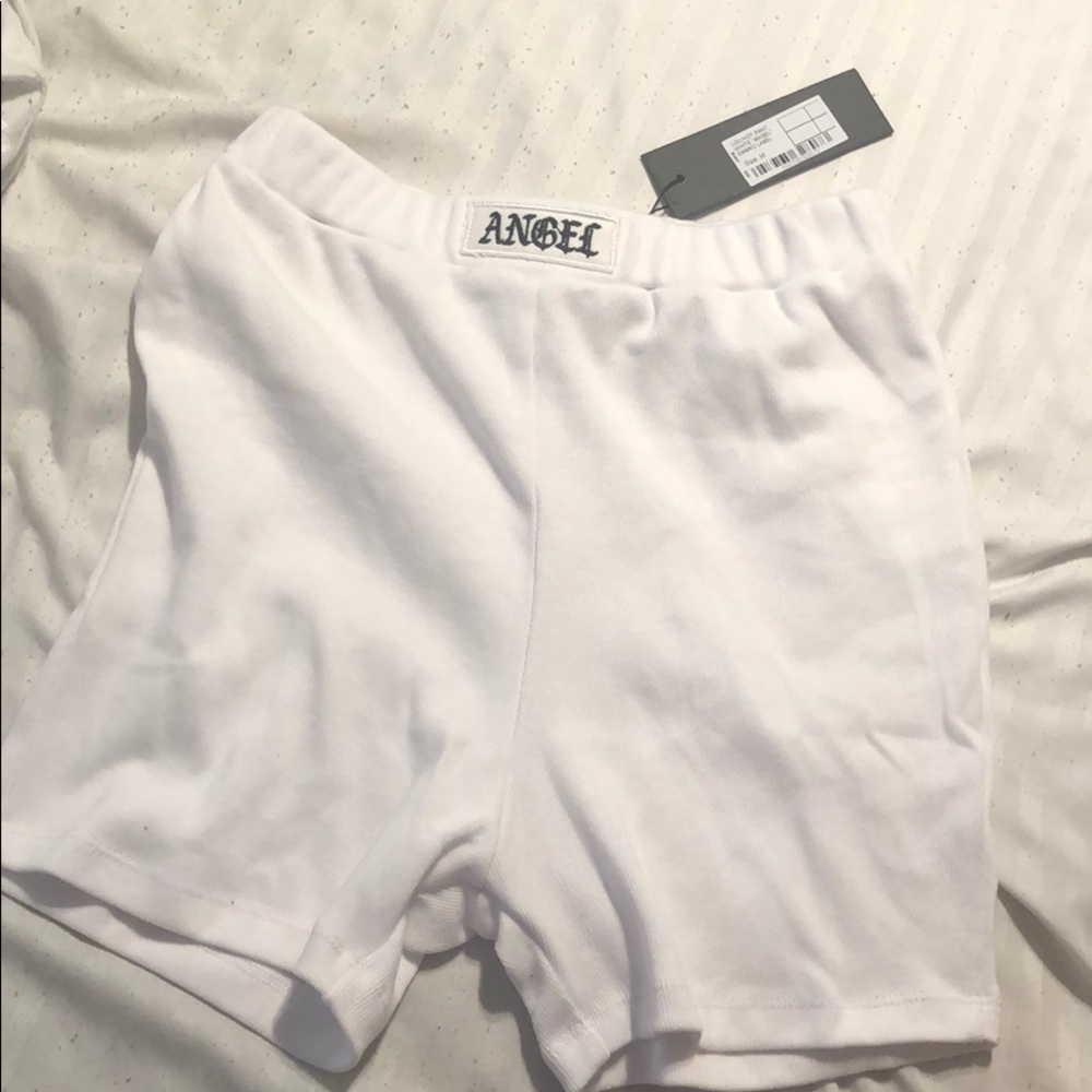Lou hot pants white angel